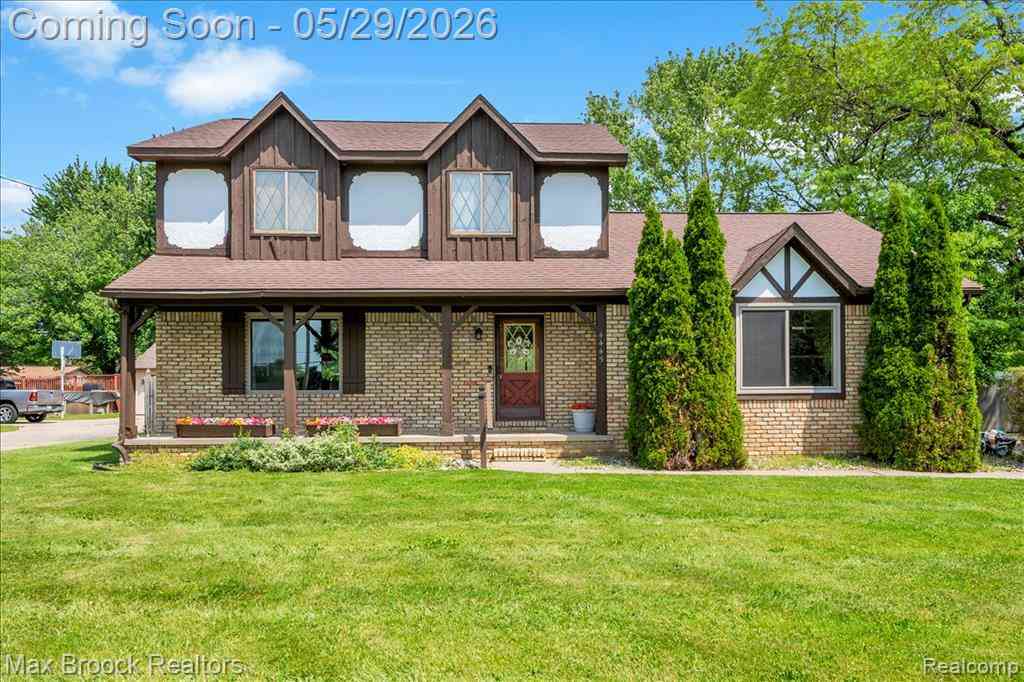 Homes For Sale - 4445 E Hill Road <br/> Grand Blanc, MI 48439