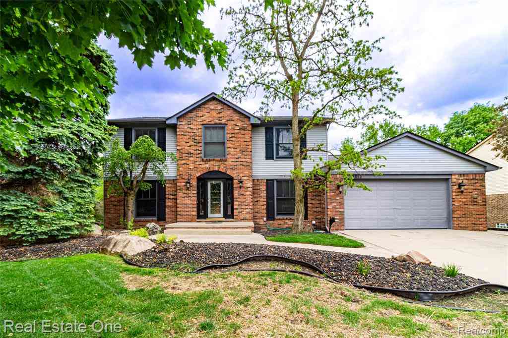 Homes For Sale - 24890 White Plains Drive <br/> Novi, MI 48374