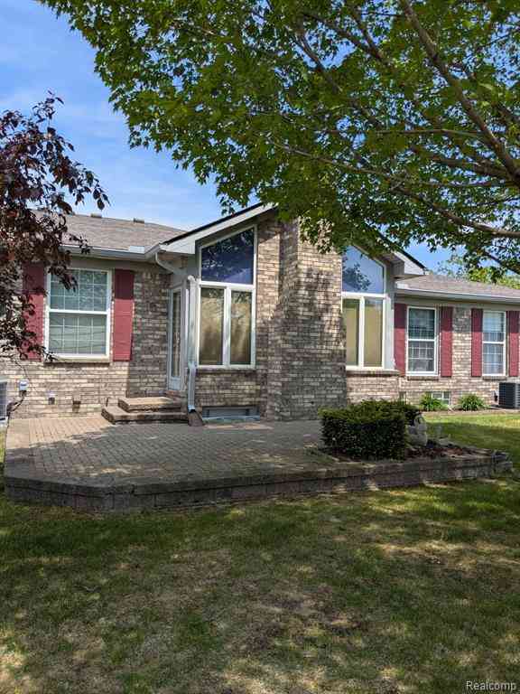 Condo For Sale - 48659 Sundance Court  #159<br/> Utica, MI 48315