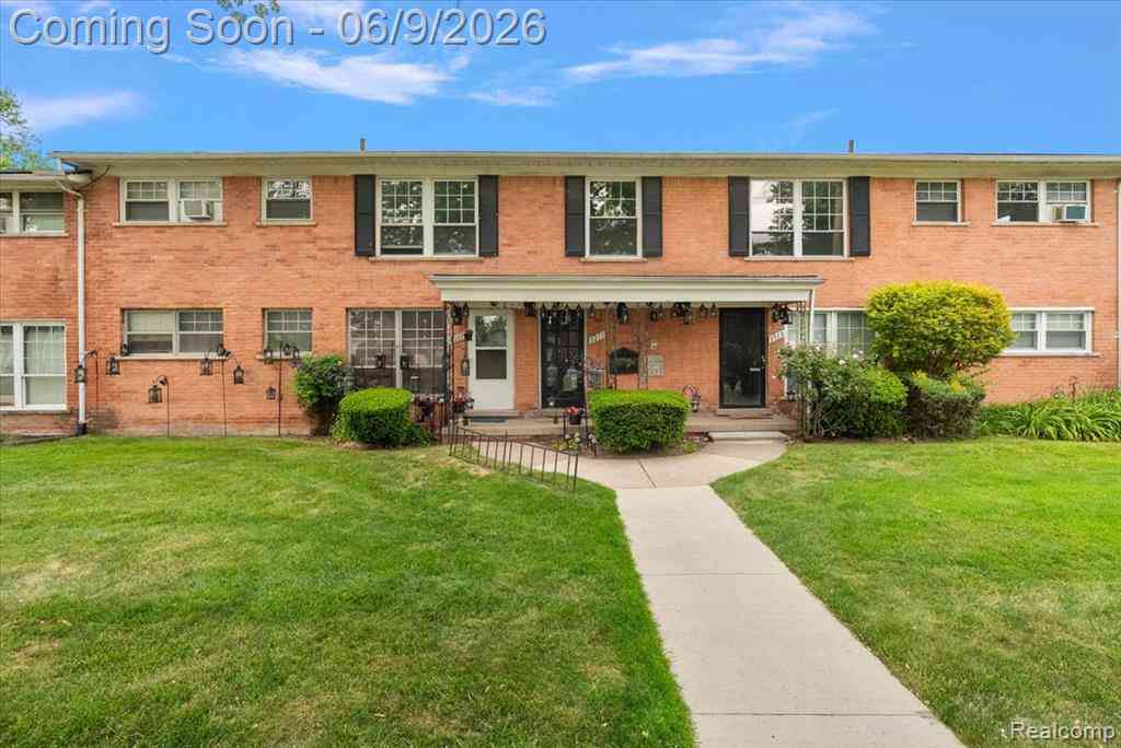 Condo For Sale - 3211 Benjamin Avenue  #13<br/> Royal Oak, MI 48073