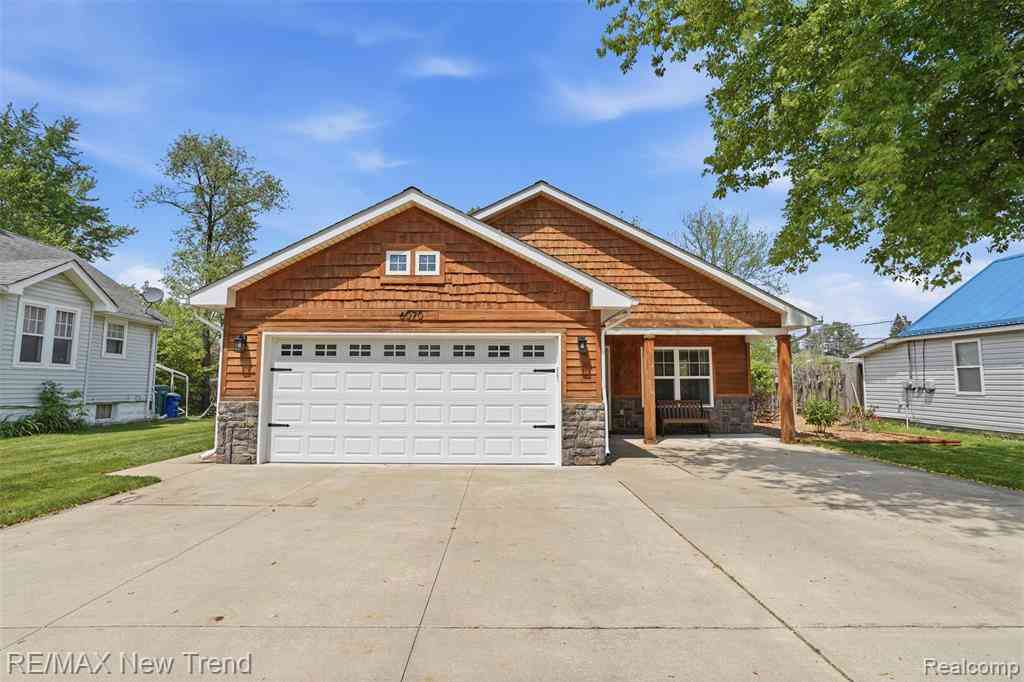 Homes For Sale - 6070 Hackett  <br/> Waterford, MI 48327