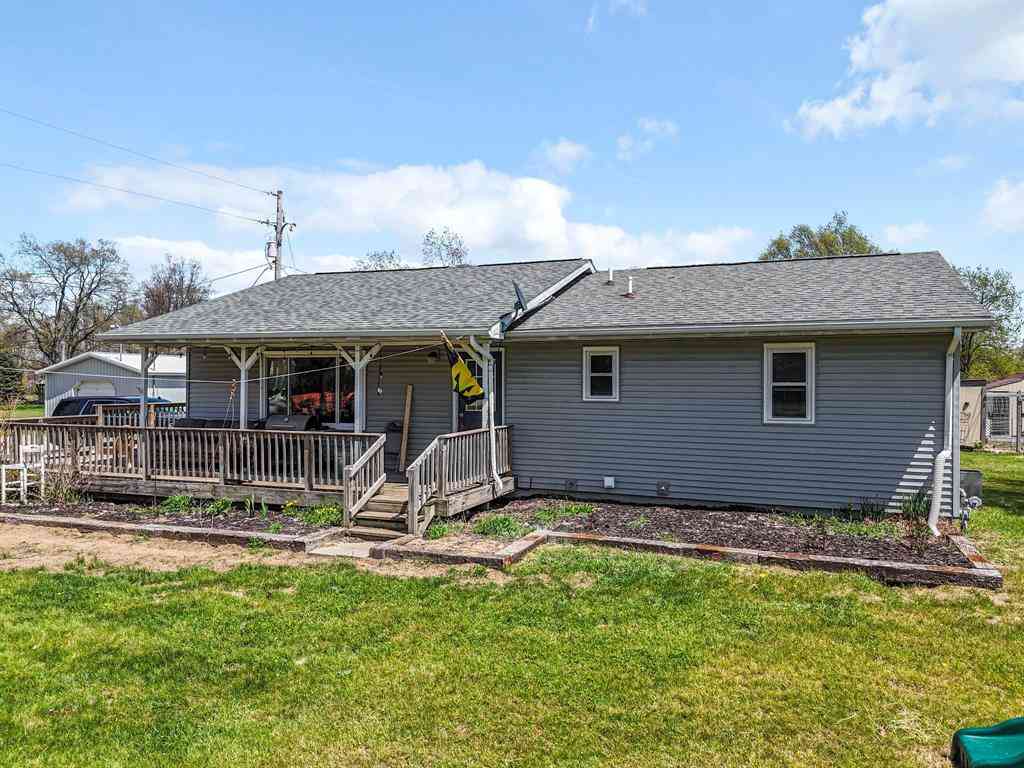 Homes For Sale - 3821 S 39 Road <br/> Cadillac, MI 49601