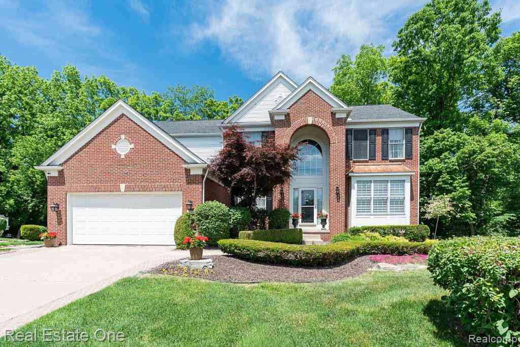 Homes For Sale - 1735 Bedlington Court <br/> Rochester, MI 48307