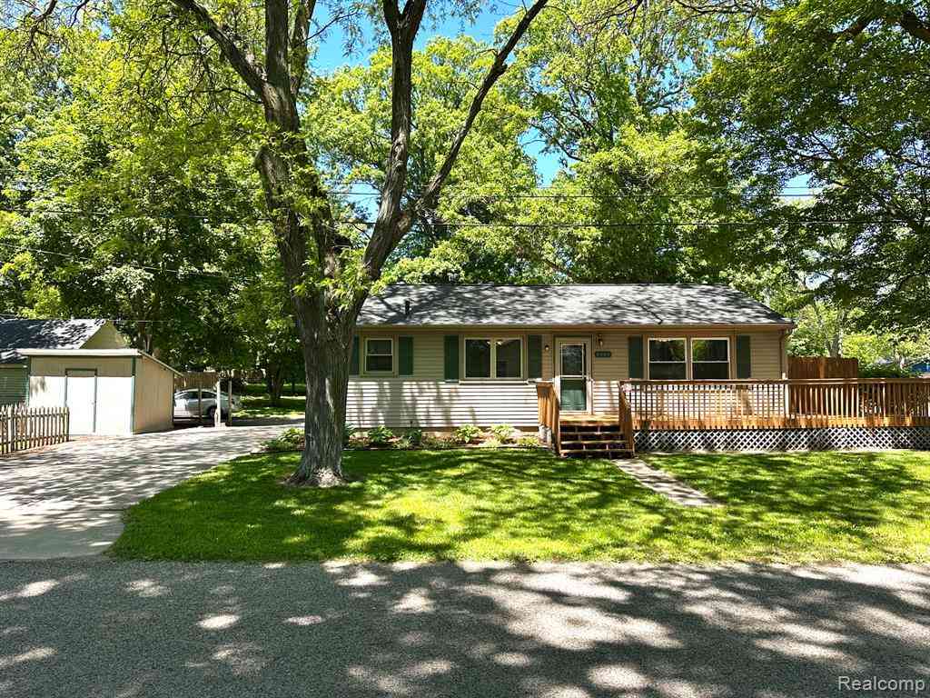 Homes For Sale - 3003 Creston Avenue <br/> Lansing, MI 48906
