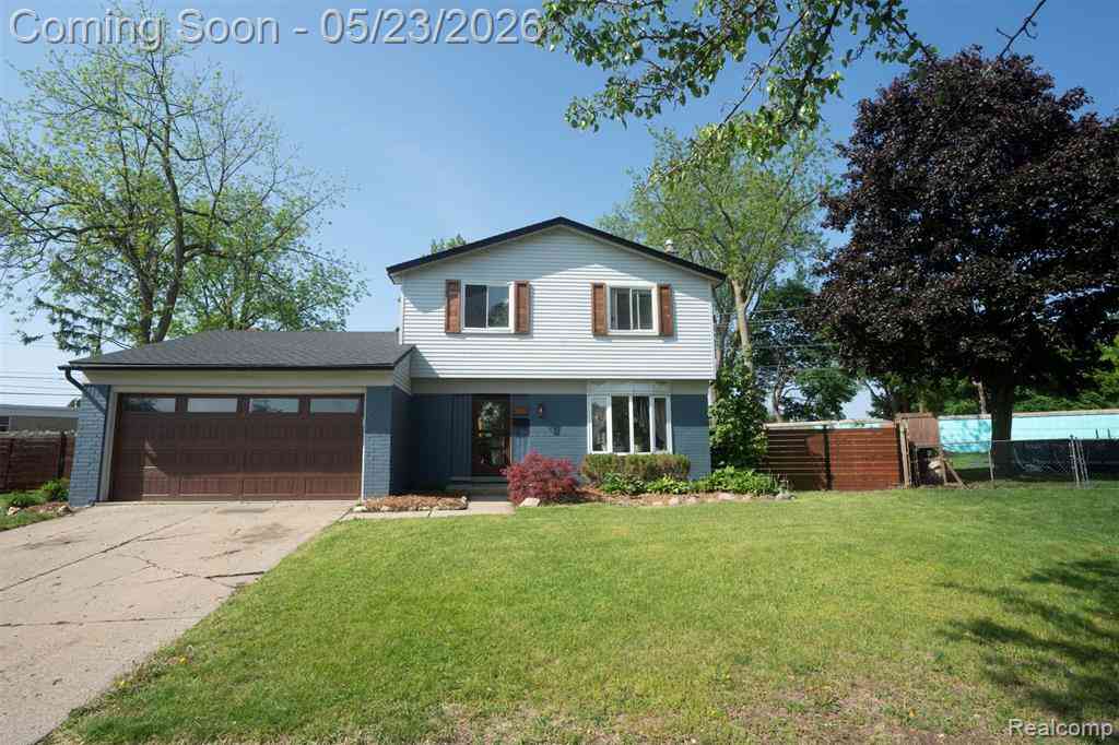 Homes For Sale - 530 Sheffield Drive <br/> Oakland County, Madison Heights, MI 48071