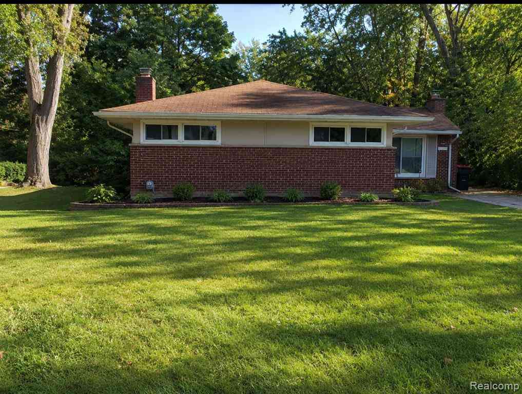 Homes For Sale - 29358 Westbrook Parkway <br/> Southfield, MI 48076