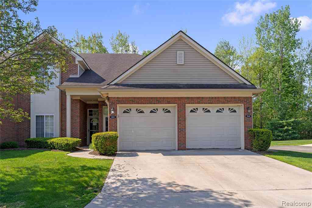 Condo For Sale - 3522 Eagle Creek  <br/> Utica, MI 48317