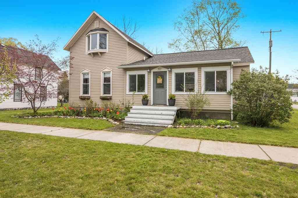Homes For Sale - 517 Spruce  <br/> Antrim County, Elk Rapids, MI 49629