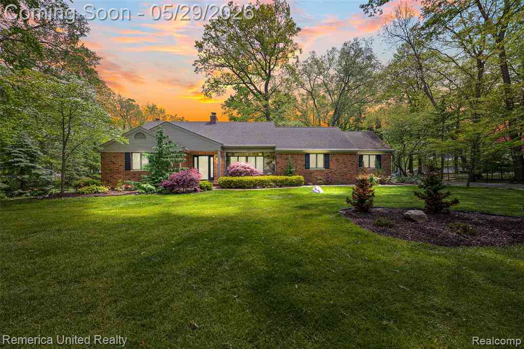 Homes For Sale - 4375 Irene Drive <br/> Howell, MI 48843