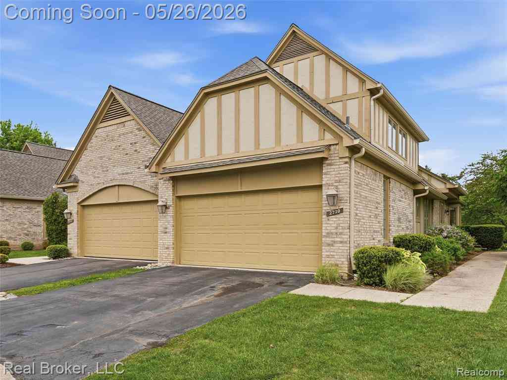 Condo For Sale - 2710 Maitland Drive <br/> Ann Arbor, MI 48105
