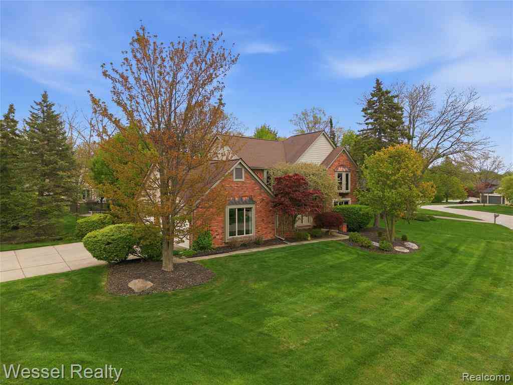 Homes For Sale - 3368 Salem Drive <br/> Rochester, MI 48306