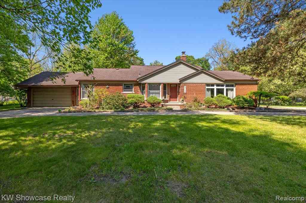 Homes For Sale - 21105 Hugo Street <br/> Farmington, MI 48336