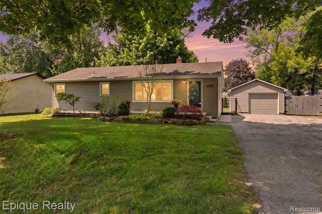 Homes For Sale - 2624 Harrison Avenue <br/> Rochester, MI 48307