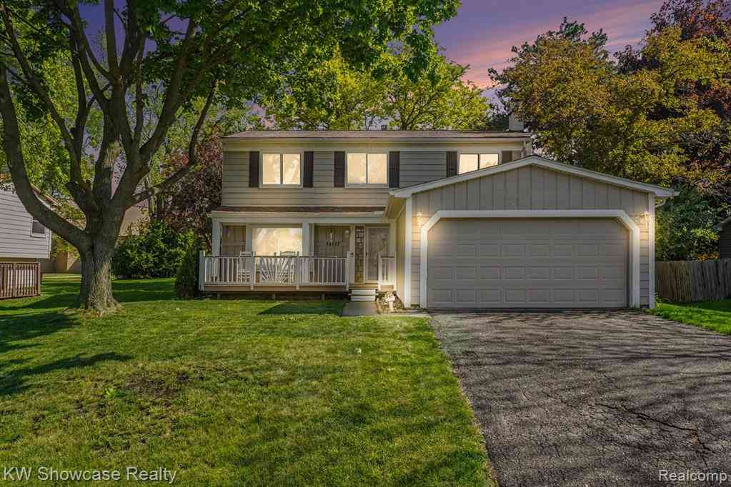 Homes For Sale - 40652 Village Wood Road <br/> Novi, MI 48375