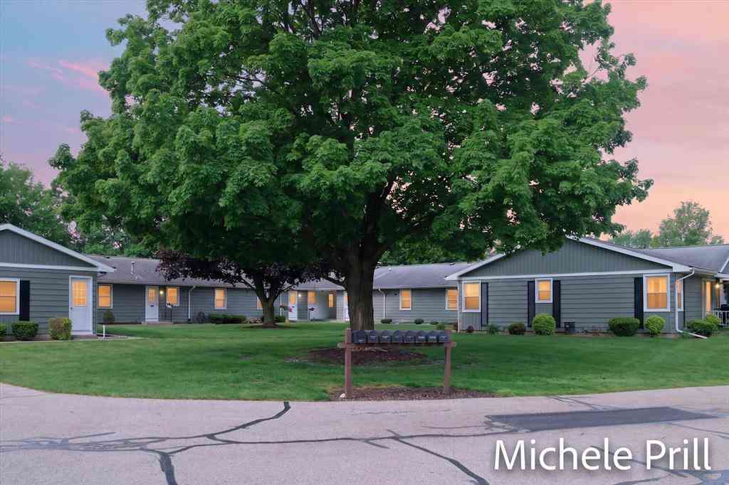 Condo For Sale - 5160 Southglow Court Se SE<br/> Kent County, Grand Rapids, MI 49508
