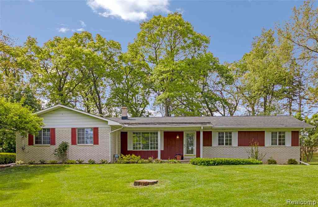 Homes For Sale - 8887 Clark Road <br/> Clarkston, MI 48346