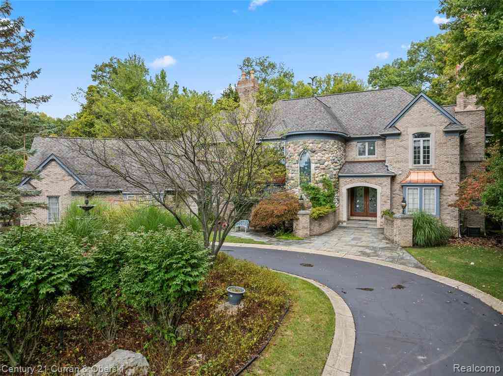 Homes For Sale - 34062 Lyncroft Street <br/> Oakland County, Farmington Hills, MI 48331