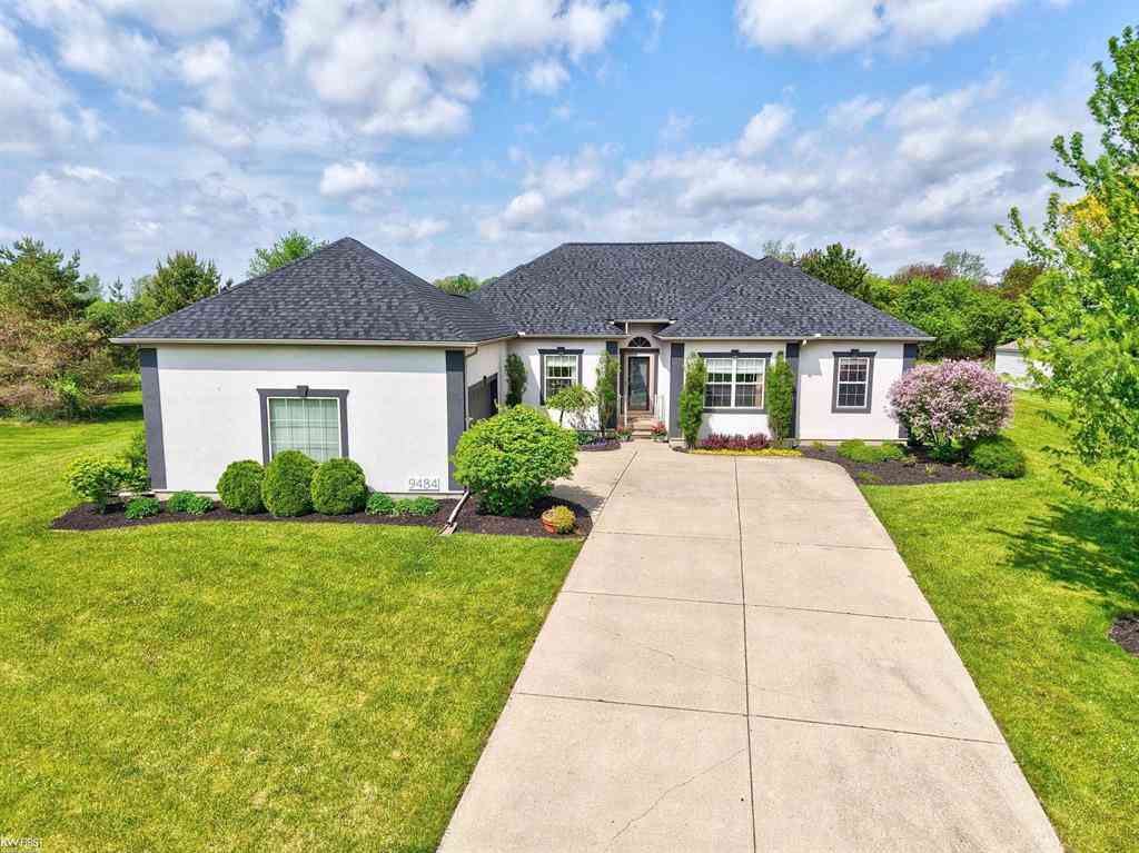Homes For Sale - 9484 Aspen View Drive <br/> Grand Blanc, MI 48439