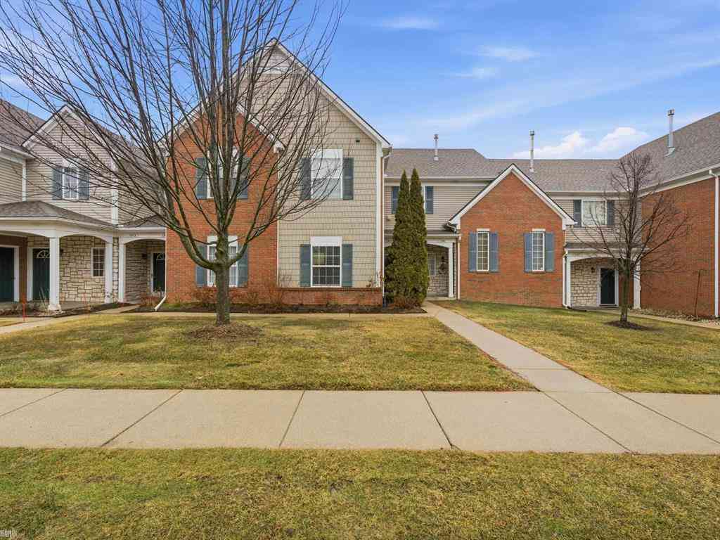 Condo For Sale - 1985 Monarch Drive <br/> Shelby Twp, MI 48316