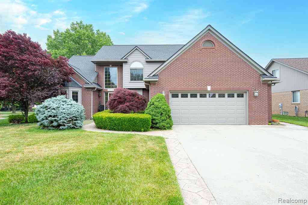 Homes For Sale - 47248 Malburg Way Drive <br/> Macomb County, Macomb, MI 48044