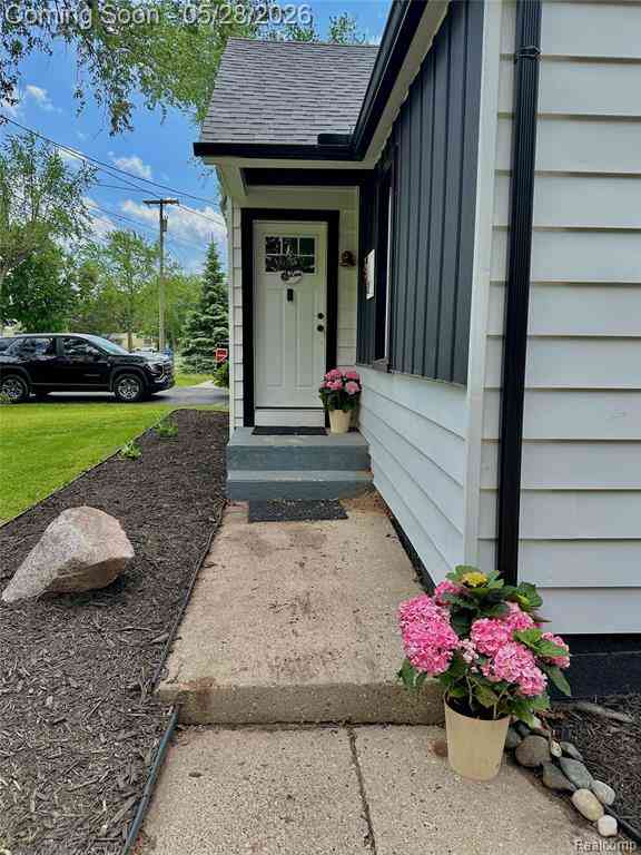 Homes For Sale - 2349 W Ellery Avenue E E<br/> Oakland County, Waterford, MI 48327