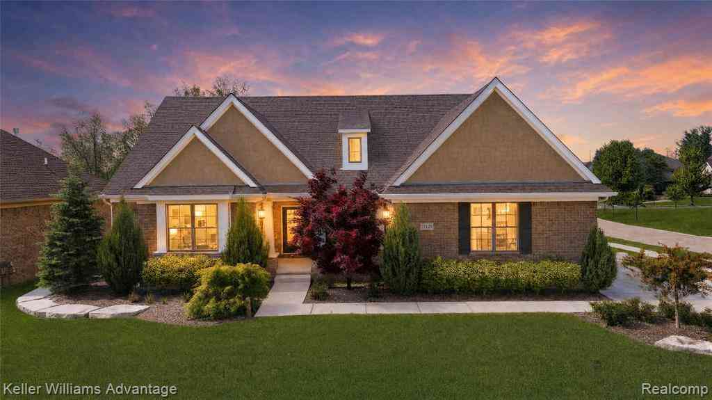 Homes For Sale - 37125 White Tail Court <br/> Farmington, MI 48335