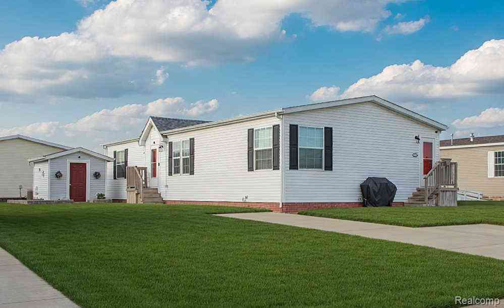Homes For Sale - 11160 Walden Court <br/> South Lyon, MI 48178