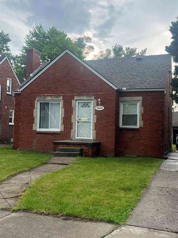 Homes For Sale - 18435 Robson Street <br/> Detroit, MI 48235