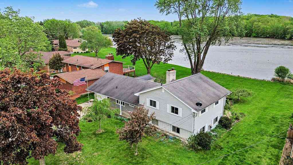 Homes For Sale - 937 Riverview Drive <br/> Alma, MI 48801