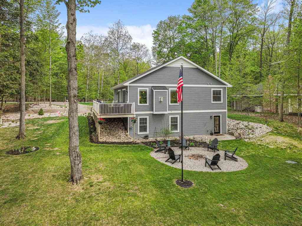 Homes For Sale - 4532 Valley View Road <br/> Bellaire, MI 49615
