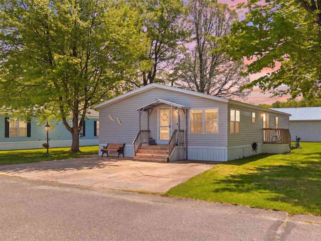 Homes For Sale - 166 Aspen Street Ne NE<br/> Cedar Springs, MI 49319
