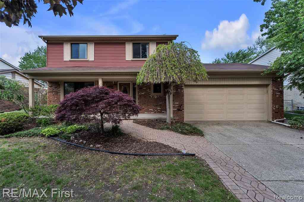 Homes For Sale - 39083 Eastridge Drive <br/> Clinton Township, MI 48038