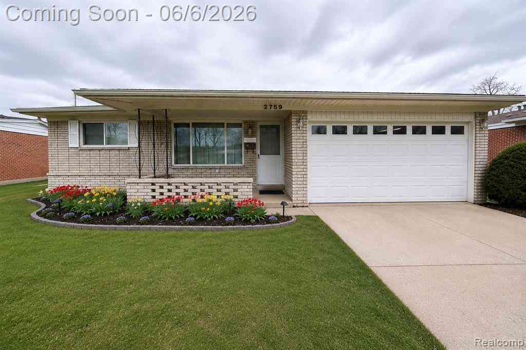 Homes For Sale - 2759 Saratoga Drive <br/> Troy, MI 48083