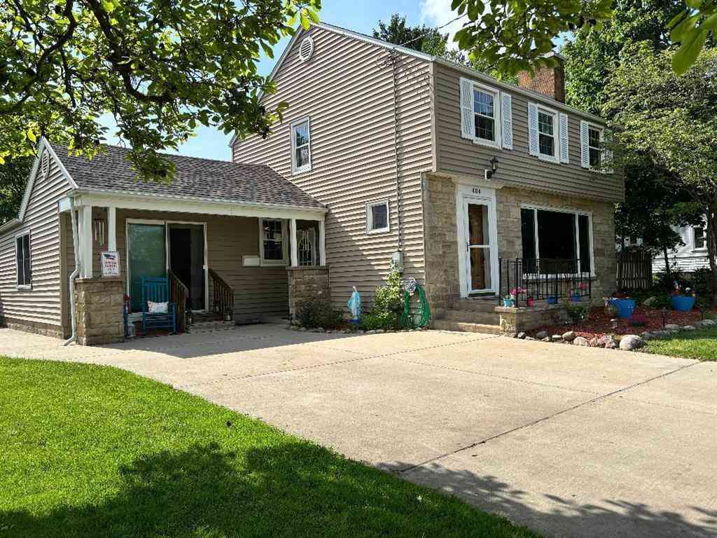 Homes For Sale - 404 Cedar Street <br/> Three Oaks, MI 49128