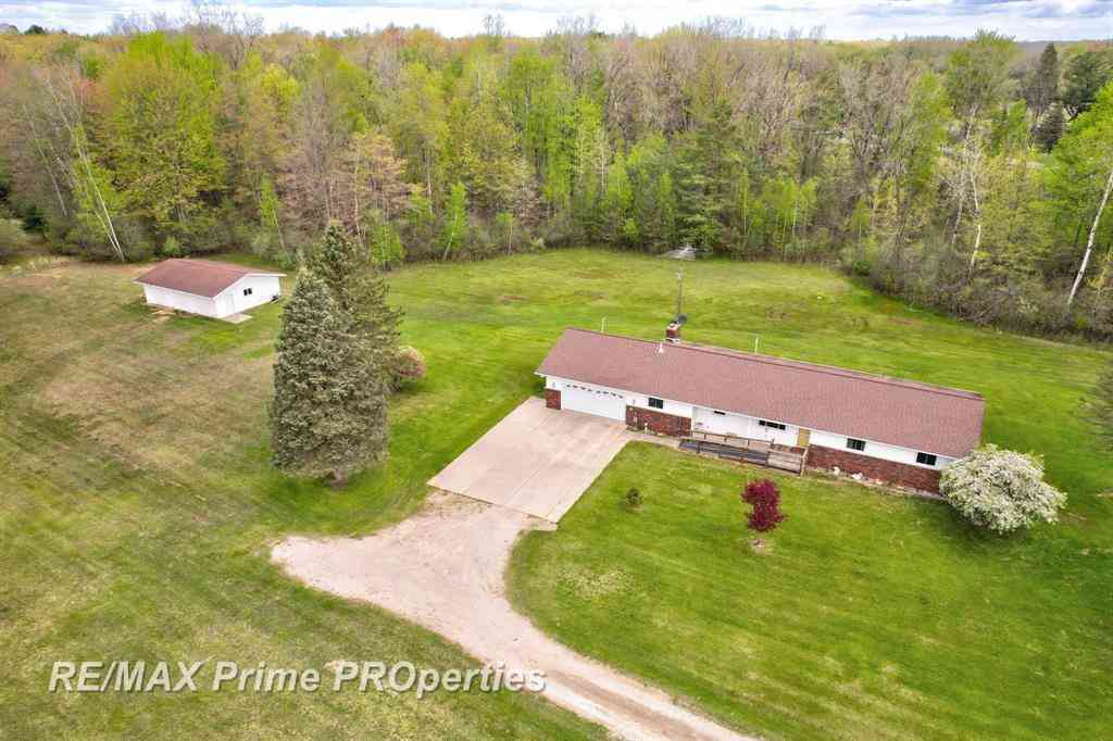 Homes For Sale - 4301 Curtis Road <br/> Birch Run, MI 48415