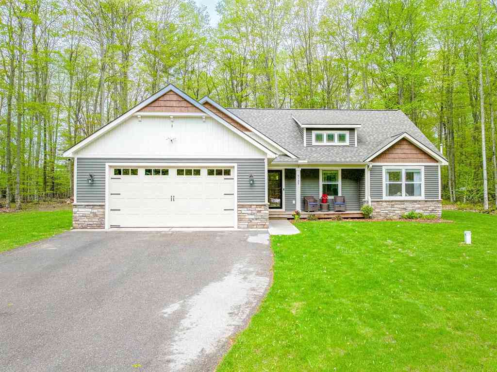 Homes For Sale - 5185 Jacks Trail <br/> Traverse City, MI 49684