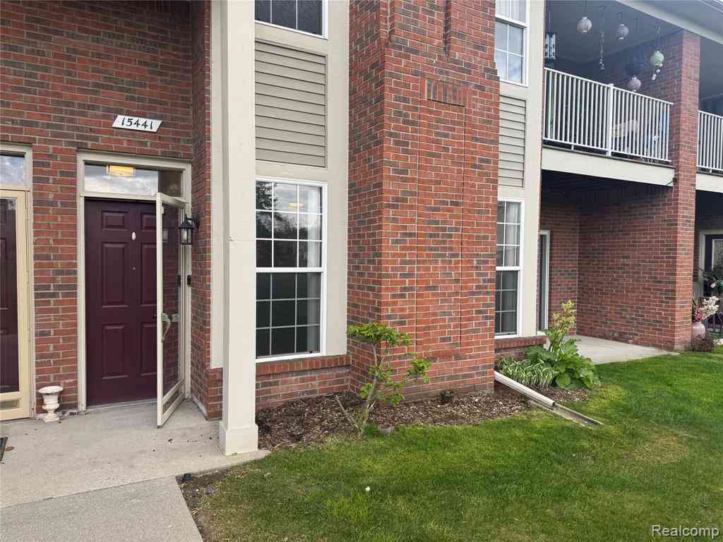 Condo For Rent - 15441 Yale Drive <br/> Clinton Township, MI 48038