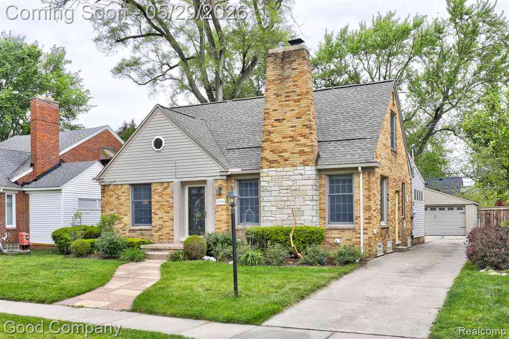 Homes For Sale - 10074 Lincoln Drive <br/> Oakland County, Huntington Woods, MI 48070