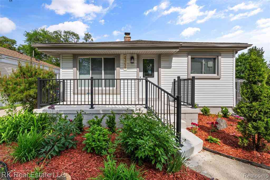 Homes For Sale - 23290 Rosalind Avenue <br/> Eastpointe, MI 48021