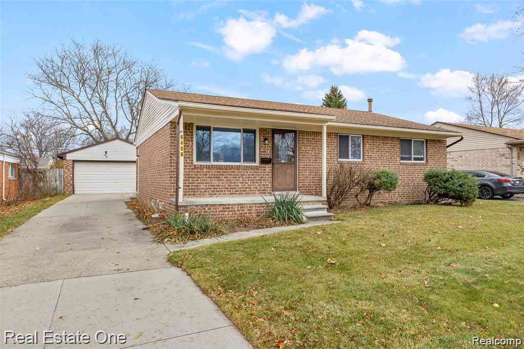 Homes For Sale - 8456 Robindale Avenue <br/> Dearborn Heights, MI 48127