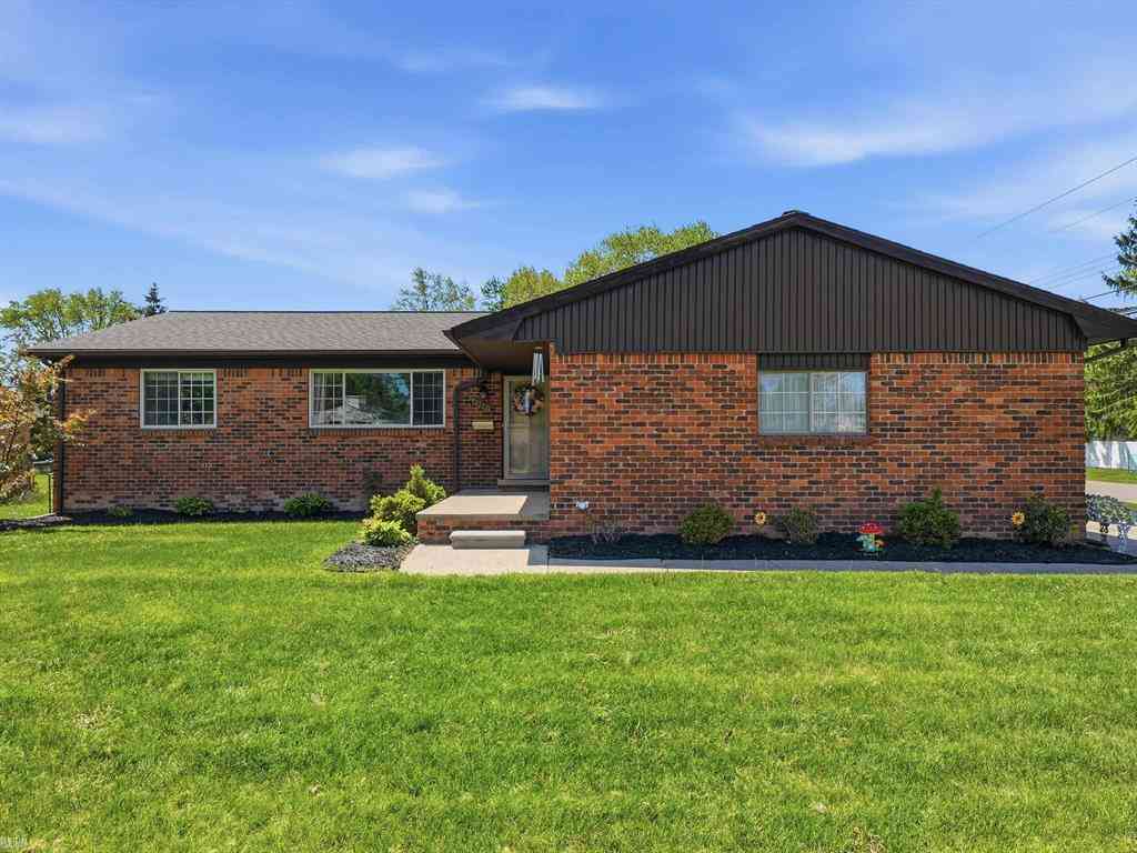 Homes For Sale - 45553 Klingkammer Street <br/> Utica, MI 48317
