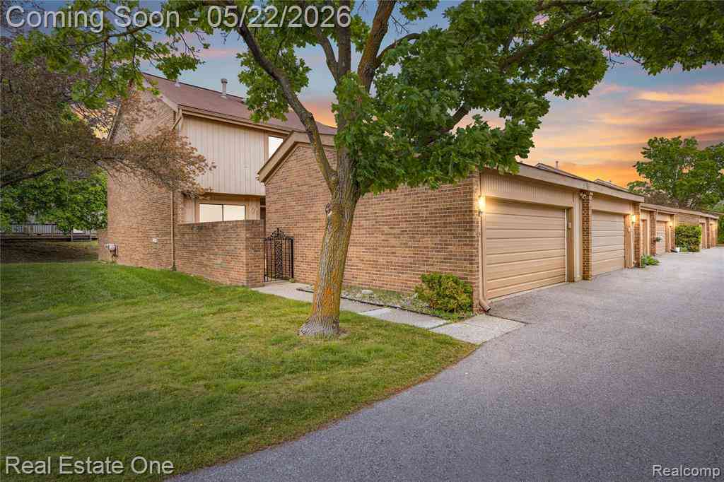 Condo For Sale - 5345 Wright Way W W<br/> West Bloomfield, MI 48322