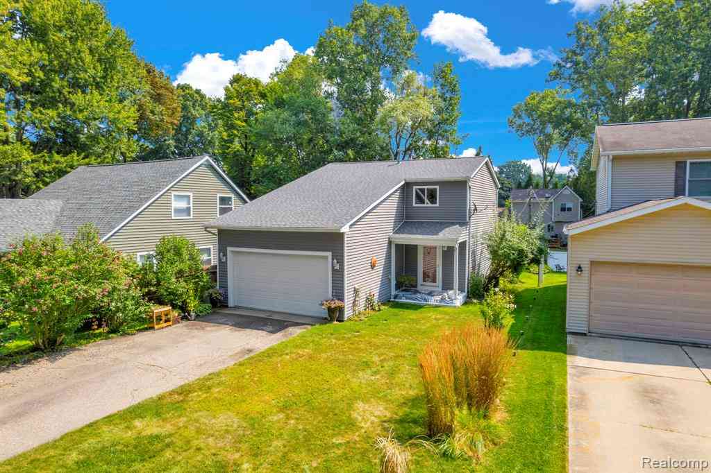 Homes For Sale - 3852 Florman  <br/> Oakland County, Waterford, MI 48329