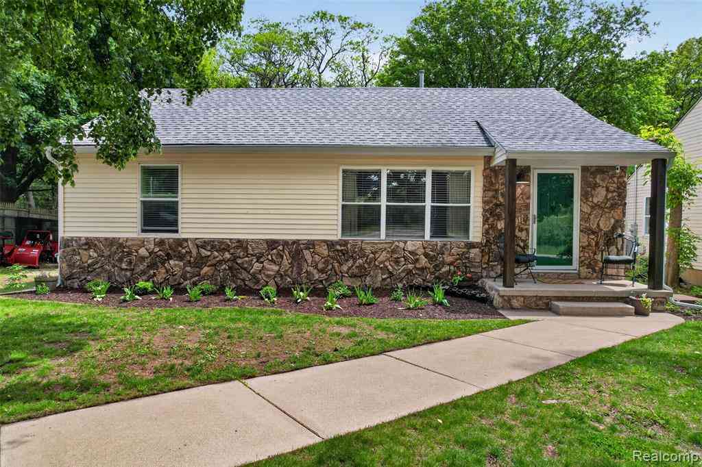 Homes For Sale - 5045 Culver Road <br/> Brighton, MI 48114