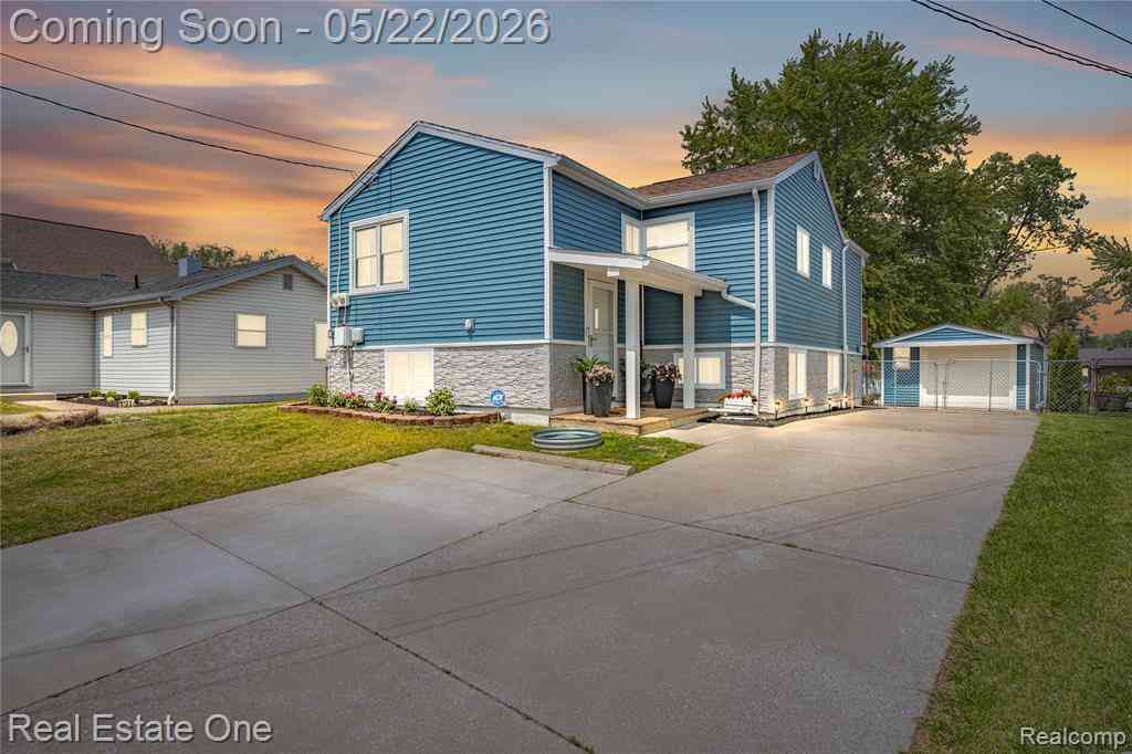 Homes For Sale - 9136 Buckingham Street <br/> Oakland County, White Lake, MI 48386