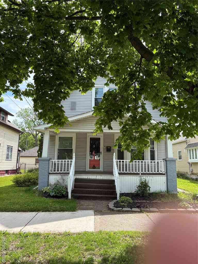 Homes For Sale - 1026 Davis Avenue Nw NW<br/> Grand Rapids, MI 49504