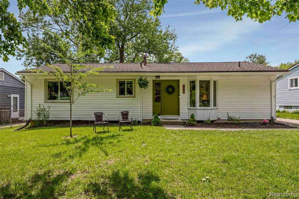 Homes For Sale - 3360 Creek Drive <br/> Ann Arbor, MI 48108