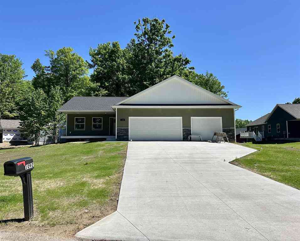 Homes For Sale - 1092 Birmley Estates Drive <br/> Traverse City, MI 49696