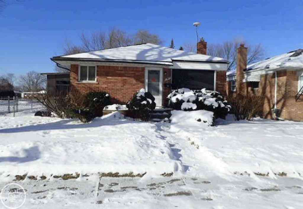 Homes For Sale - 27301 Ursuline Street <br/> Saint Clair Shores, MI 48081