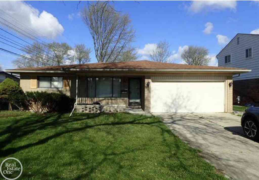 Homes For Sale - 21901 Bradfords Court <br/> Saint Clair Shores, MI 48080